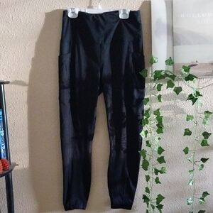 Women's Velocity Black Leggings With Pockets - Small